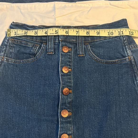 Madewell women’s denim skirt . - Picture 9 of 11